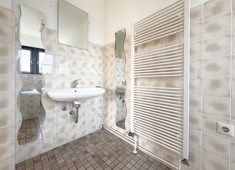 26 Badezimmer Doppelhaush�lfte Martfeld