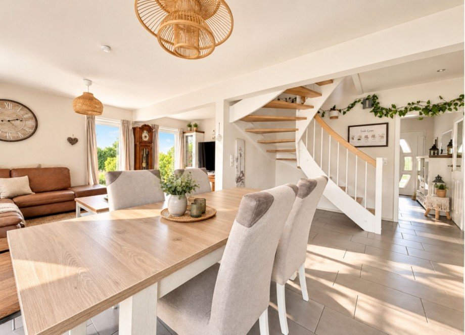 10 Wohnzimmer & Essen Einfamilienhaus Emtinghausen