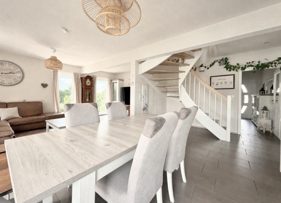 13 Wohnzimmer & Essen Einfamilienhaus Emtinghausen