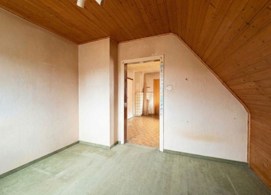 26 Zimmer (2) OG Einfamilienhaus D�rverden