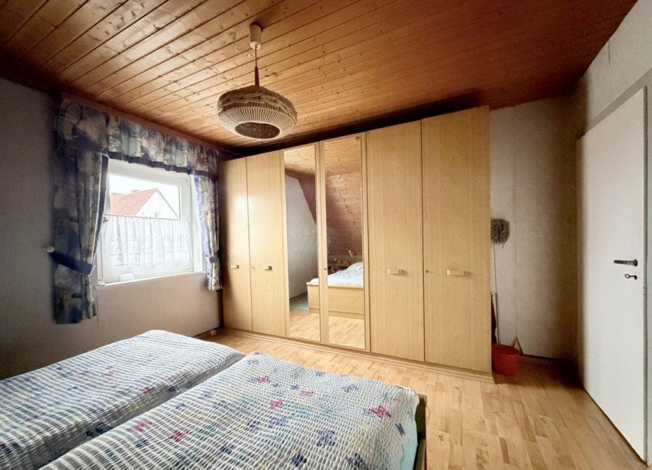 28 Zimmer (3) OG Einfamilienhaus D�rverden