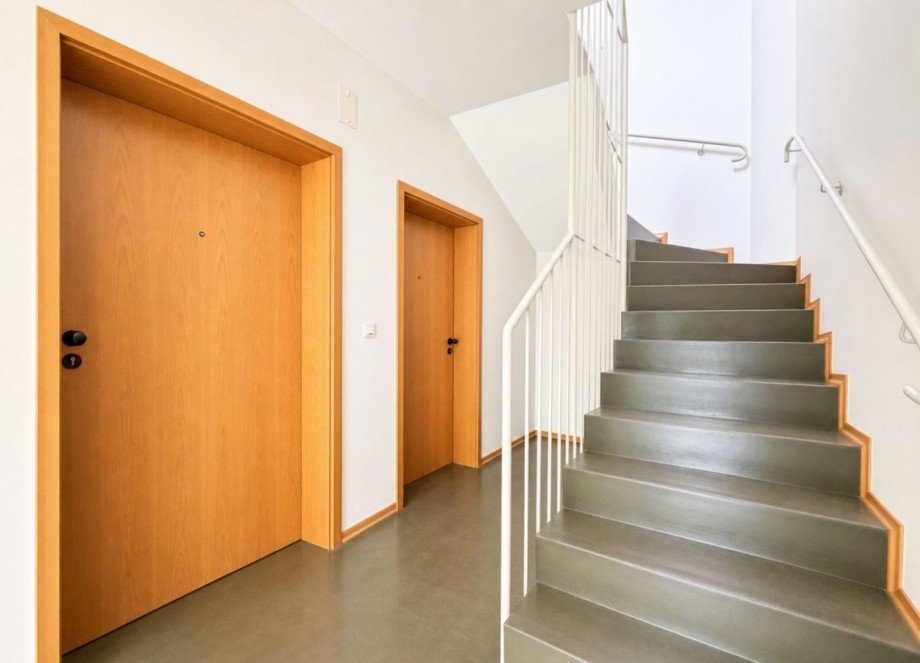 09 Treppenhaus _ Zugang Wohnung Etagenwohnung Blender
