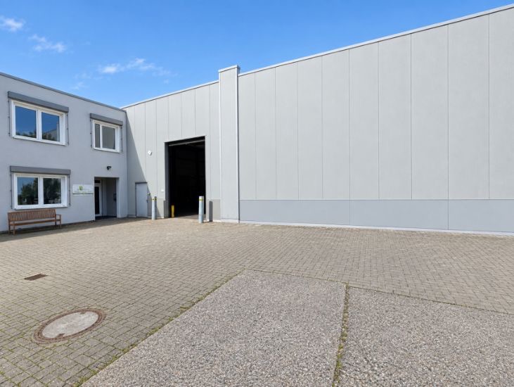 17 Gewerbehallen Lager Stuhr