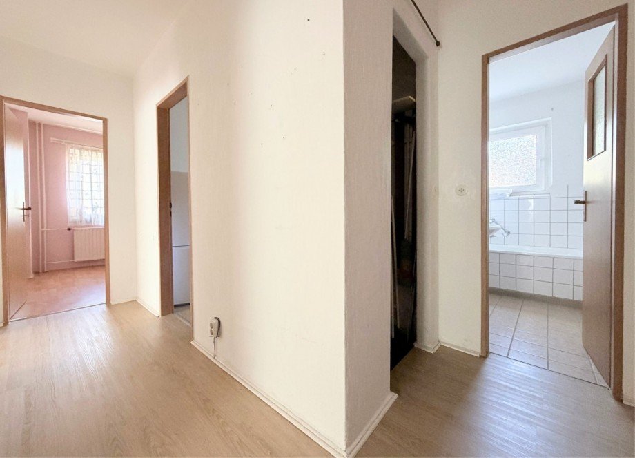 12 Flur Erdgeschosswohnung Bremen