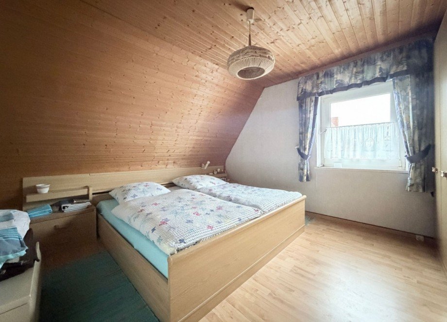 27 Zimmer (3) OG Einfamilienhaus D�rverden