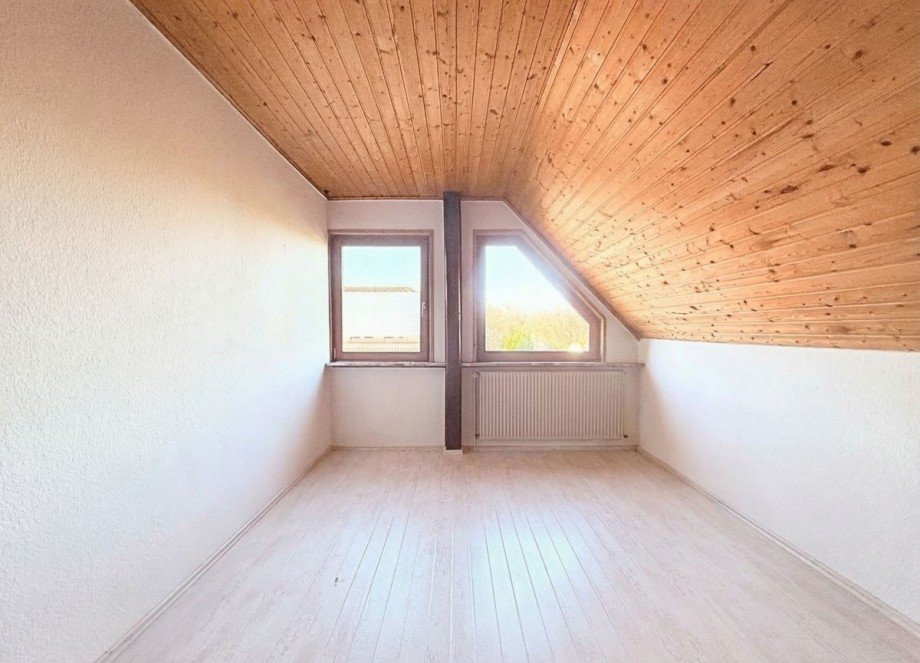 24 Zimmer (2) Einfamilienhaus Emtinghausen