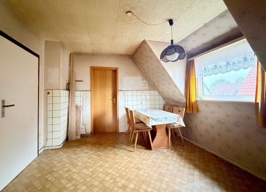 25 Zimmer (1) OG Einfamilienhaus D�rverden