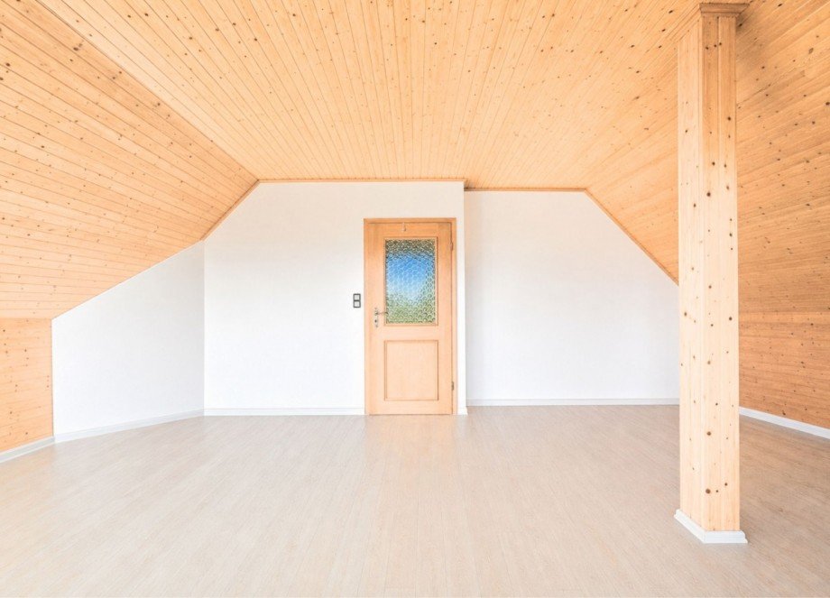 14 Zimmer (1) OG Einfamilienhaus Emtinghausen