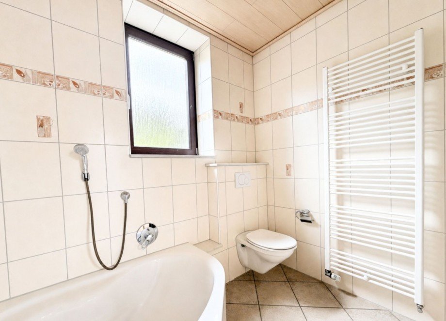 19 Bad (2) Resthof Riede