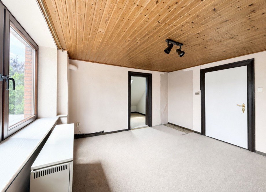 24 Zimmer (2) OG Resthof Riede